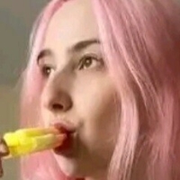 Adelaide saywell Nue