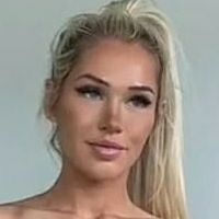 Alex Paige Moore Nue