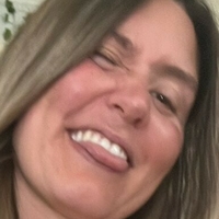 Ali Smiles Nue