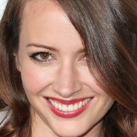 Amy Acker Nue