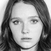 Amy Forsyth Nue