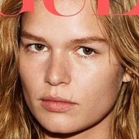 Anna Ewers Nue