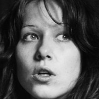 Anna Henkel Nue