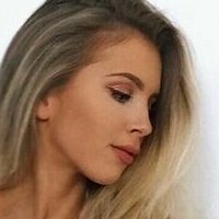 Anneka Madget Nue