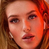 Anniee Charlottee Nue