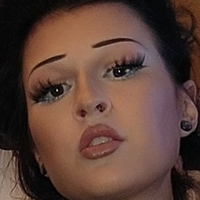 Ari Hartless Nue