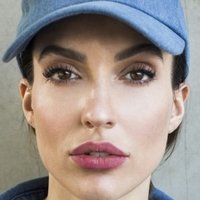 Ariana Cena Nue