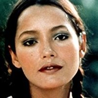 Barbara Carrera Nue