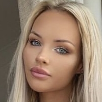 Becca Medlin Nue