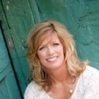 Beth Stephens Nue