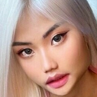 blondasian Nue