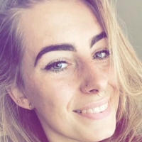Blondinbelka Nue