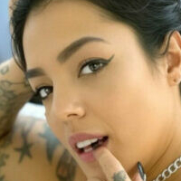 Bre Lovely Nue