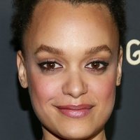 Britne Oldford Nue