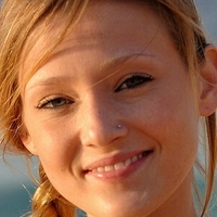 Carli Banks Nue