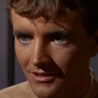 Charlie Evans Nue