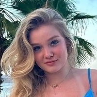 Chiara Tews Nue