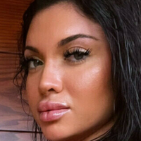 Christiana Pistone Nue