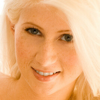 Christine Mercedes Nue