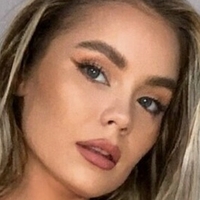 Claire Maclachlan Nue