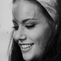 Claudine Auger Nue
