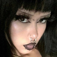 deadbloggirl Nue