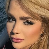 Debora Julia Nue