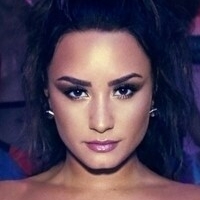 Demi Lovato - Fakes Nue