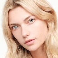 Farah Holt Nue