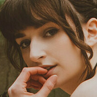 Flora Rodgers Nue
