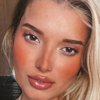 Giovana Saavedra Nue