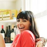 Hannah Simone Nue
