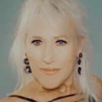hannahandsuzie Nue