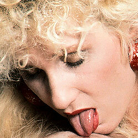 Heidi Hooter Nue