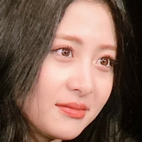 Huh Yunjin 허윤진 Nue