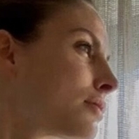 Ines Estelle Kahn Nue