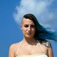 Ira Green Nue