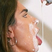 Julia Geltsman Nue
