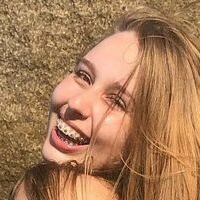 Julia Oliveira Zimmer Nue