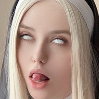Julia Situn Nue