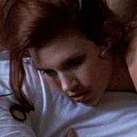 Julie McNiven Nue