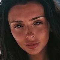 Kady McDermott Nue