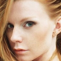 Karin Agstam Nue