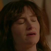 Kathryn Hahn Nue