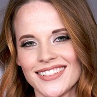 Katie Leclerc Nue