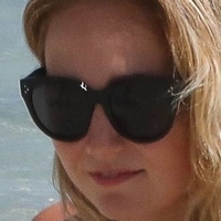 Kelly Weekers Nue