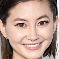 Kimiko Glenn Nue