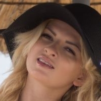Klaudia Wisniowska Nue
