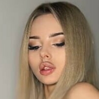 kriss_tinaaa Nue