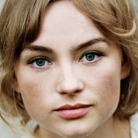 Kyra Sophia Kahre Nue